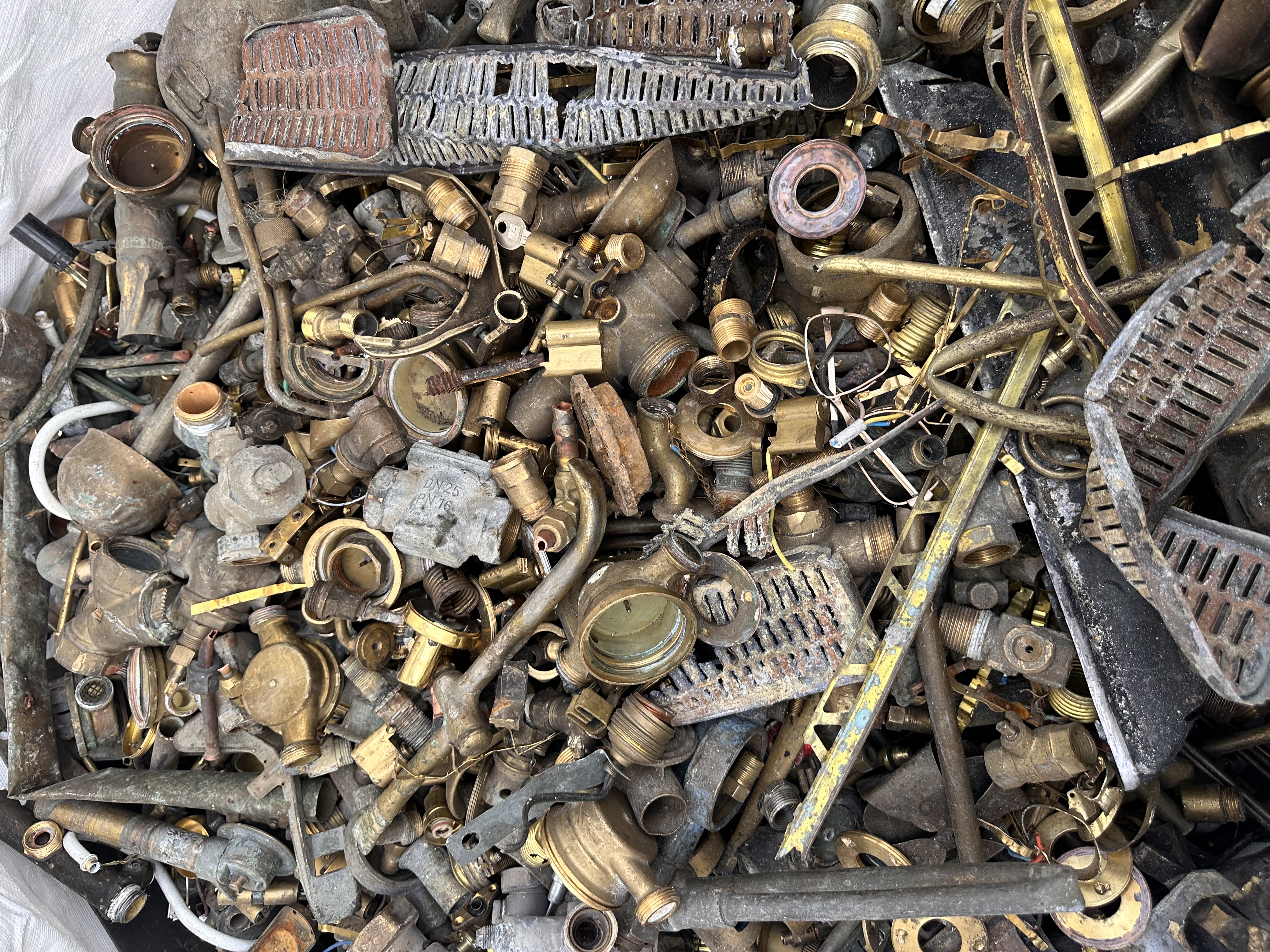 DEȘEU Alamă / Bronz